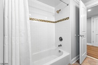 86 Forest St in North Arlington, NJ - Building Photo - Building Photo