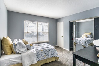 Stone Ridge at Germantown Falls in Memphis, TN - Building Photo - Interior Photo