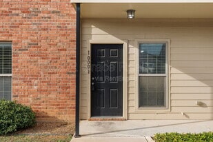 10001 Amber Cir in Waco, TX - Building Photo