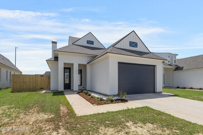 105 Alexander Palm Ave in Youngsville, LA - Building Photo - Building Photo