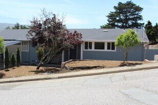 1028 Escalero Ave in Pacifica, CA - Building Photo