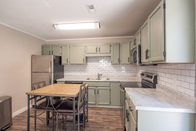 545 S Main St in Jefferson, NC - Building Photo - Building Photo