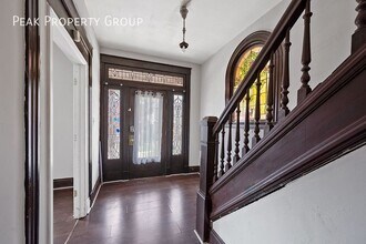 2356 Stratford Ave in Cincinnati, OH - Building Photo - Building Photo