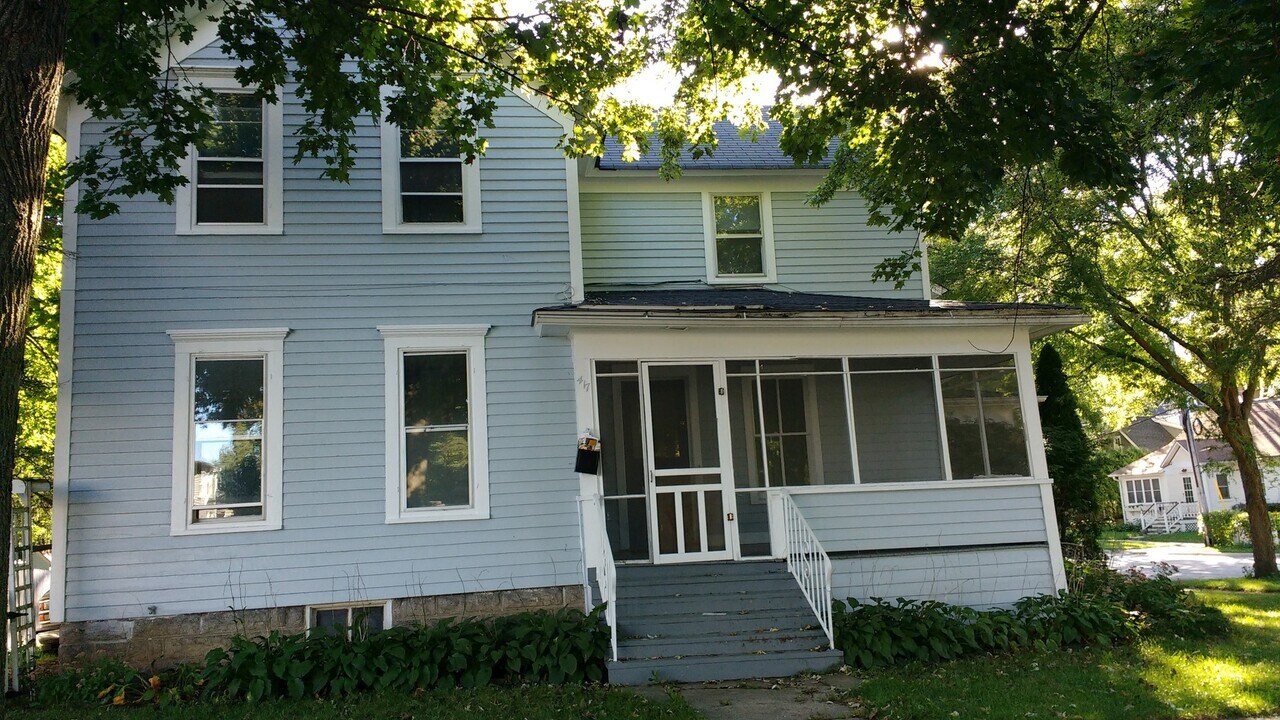 417 S Cook St in Barrington, IL - Building Photo