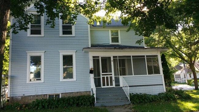 property at 417 S Cook St