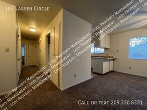 107 Lassen Cir in Vacaville, CA - Building Photo - Building Photo