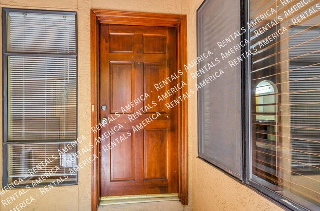 8271 N Oracle Rd in Tucson, AZ - Building Photo - Building Photo