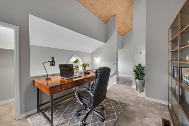 11101 E Alameda Ave in Aurora, CO - Foto de edificio - Building Photo