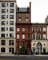 336 W 23rd St in New York, NY - Building Photo