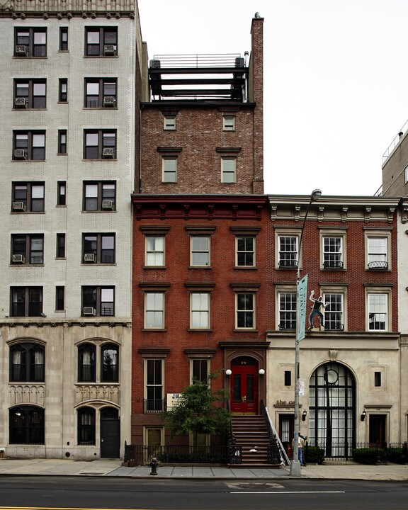 336 W 23rd St in New York, NY - Building Photo