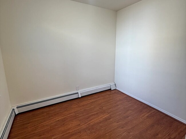 818 Communipaw Ave, Unit 1 in Jersey City, NJ - Building Photo - Building Photo