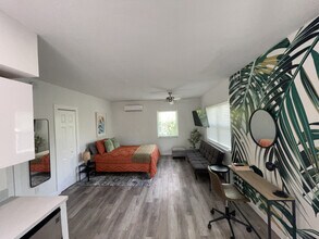 520 NW 11th Ave in Miami, FL - Building Photo - Building Photo