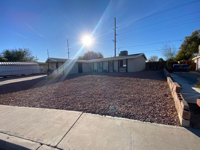 2711 San Gorgonio St in Las Vegas, NV - Building Photo - Building Photo