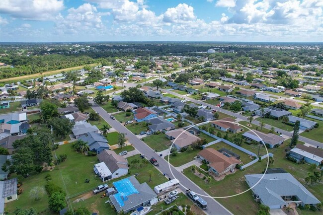 426 Canterbury Rd in Venice, FL - Building Photo - Building Photo