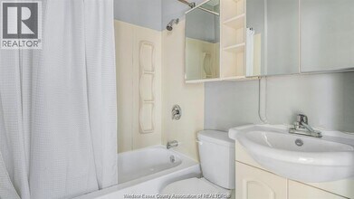 333 Chilver Rd in Windsor, ON - Building Photo - Building Photo