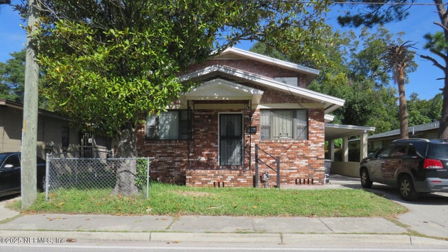 property at 1609 W 13th St