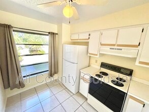 10515 Pendleton Ave in Englewood, FL - Building Photo - Building Photo