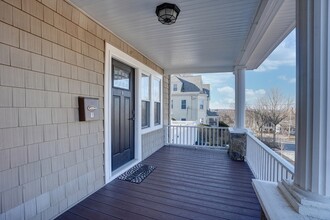 341 Highland Ave, Unit 1 in Quincy, MA - Foto de edificio - Building Photo