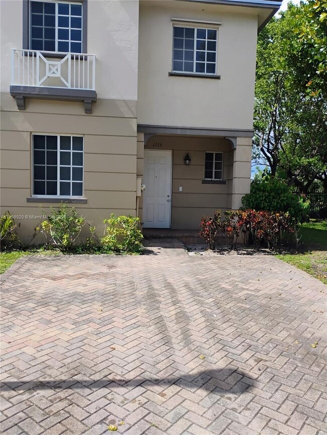 1115 Lucaya Dr