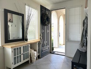 17213 Summer Maple Way in Santa Clarita, CA - Building Photo - Building Photo