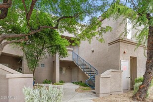 11680 E Sahuaro Dr in Scottsdale, AZ - Building Photo