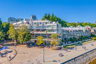 675 Market Hill in Vancouver, BC - Building Photo