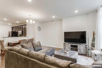 22 Veterans Dr in Wood Ridge, NJ - Building Photo - Building Photo