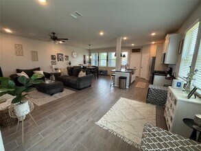 5621 Hyde Park Dr in Pasadena, TX - Building Photo - Building Photo