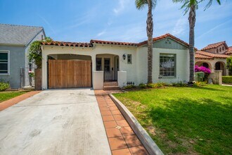 2610 S Bedford St in Los Angeles, CA - Building Photo - Building Photo