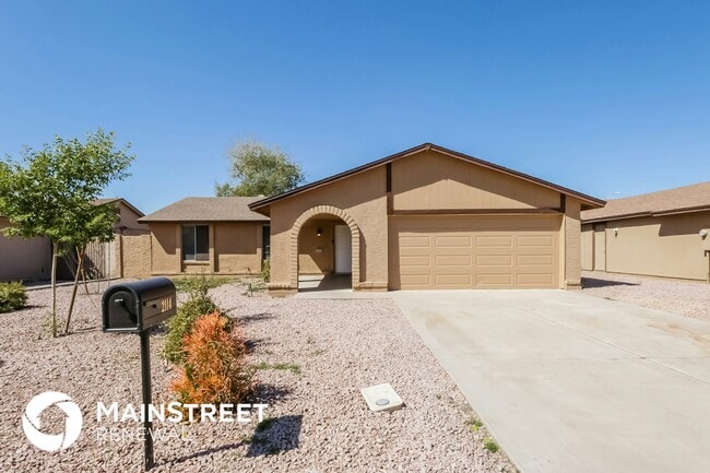property at 2114 N Comanche Dr