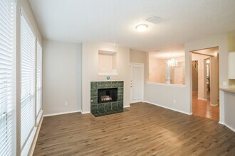 5025 Glenscape Trail in Fort Worth, TX - Building Photo - Building Photo