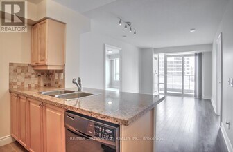 25 Greenview Ave in Toronto, ON - Building Photo - Building Photo