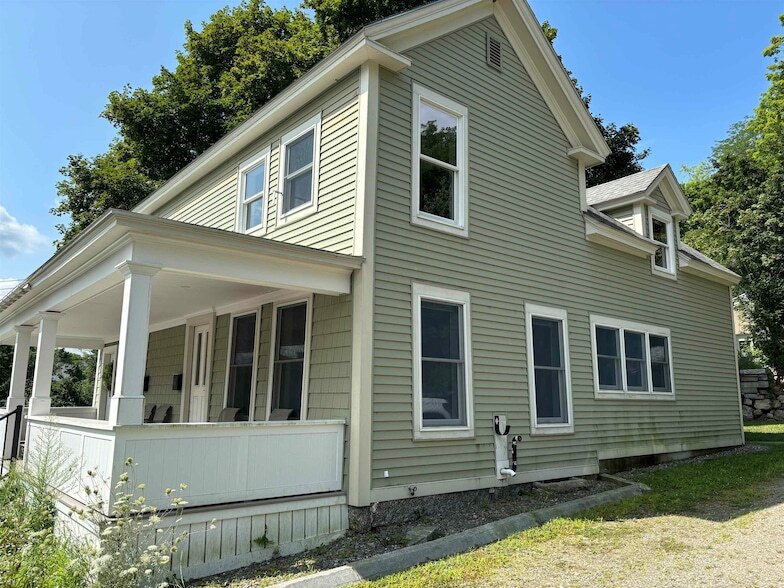 14 Belvidere St in Laconia, NH - Building Photo