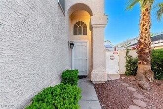 217 Cimarron Village Way in Henderson, NV - Building Photo - Building Photo