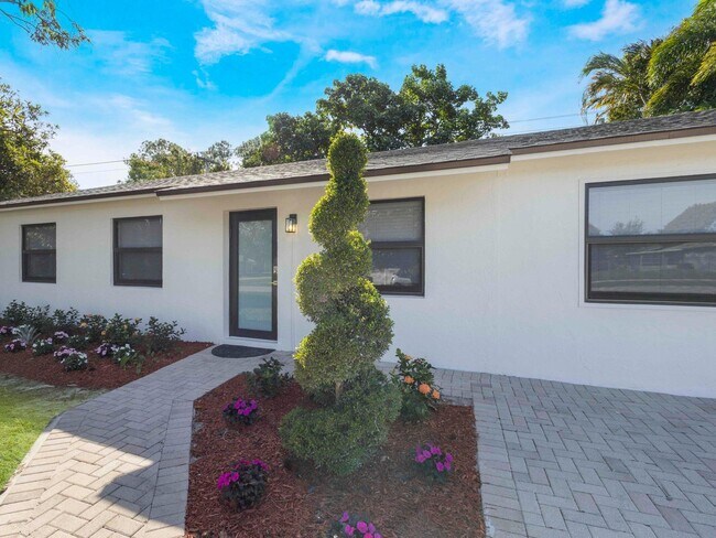 992 Mohican Blvd in Jupiter, FL - Building Photo - Building Photo