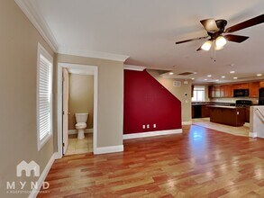 8932 Dorrell Ln in Las Vegas, NV - Building Photo - Building Photo