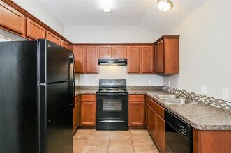 3429 Heatherbend St in Fort Worth, TX - Building Photo - Building Photo