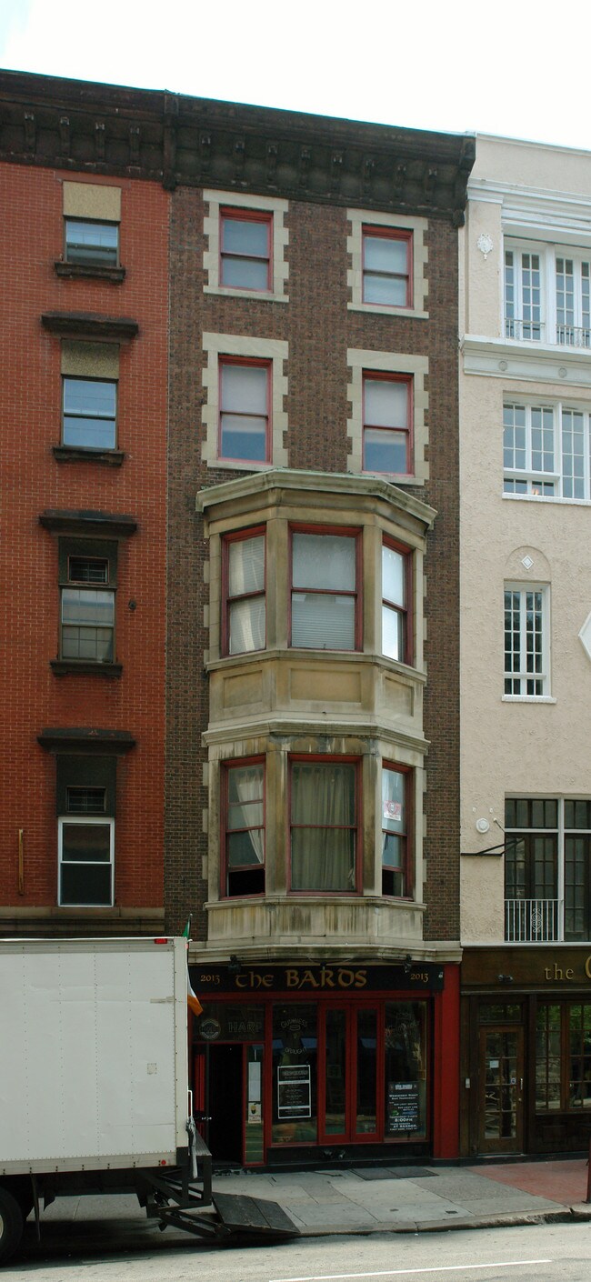 2013 Walnut St in Philadelphia, PA - Building Photo - Building Photo