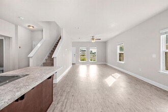 8645 Bucklebury Dr in Pensacola, FL - Building Photo - Building Photo