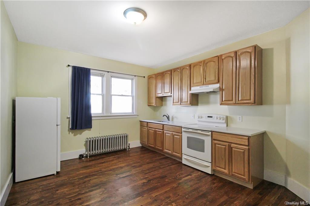 10 Coulter Ave in Pawling, NY - Building Photo