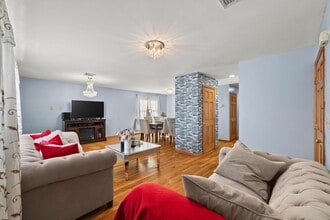 391 Taylor Ave in Hackensack, NJ - Building Photo - Building Photo