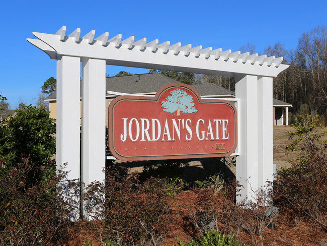 Jordan's Gate in Opelika, AL - Building Photo - Building Photo