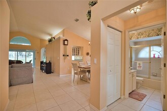 1191 Harbor Town Way, Unit 4053 in Venice, FL - Building Photo - Building Photo