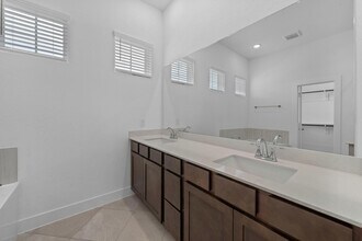 447 Pk Hl Ct in Stafford, TX - Foto de edificio - Building Photo