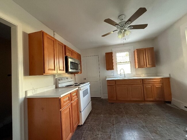 335-337 Messinger St