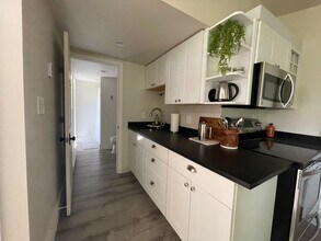 12 Evans Rd in Madbury, NH - Building Photo - Building Photo