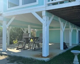 3021 Laguna Shores Rd in Corpus Christi, TX - Foto de edificio - Building Photo