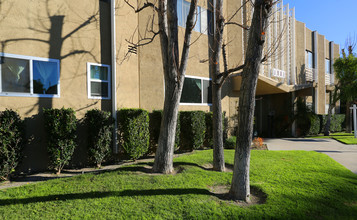 1901 Peyton Ave in Burbank, CA - Building Photo - Building Photo