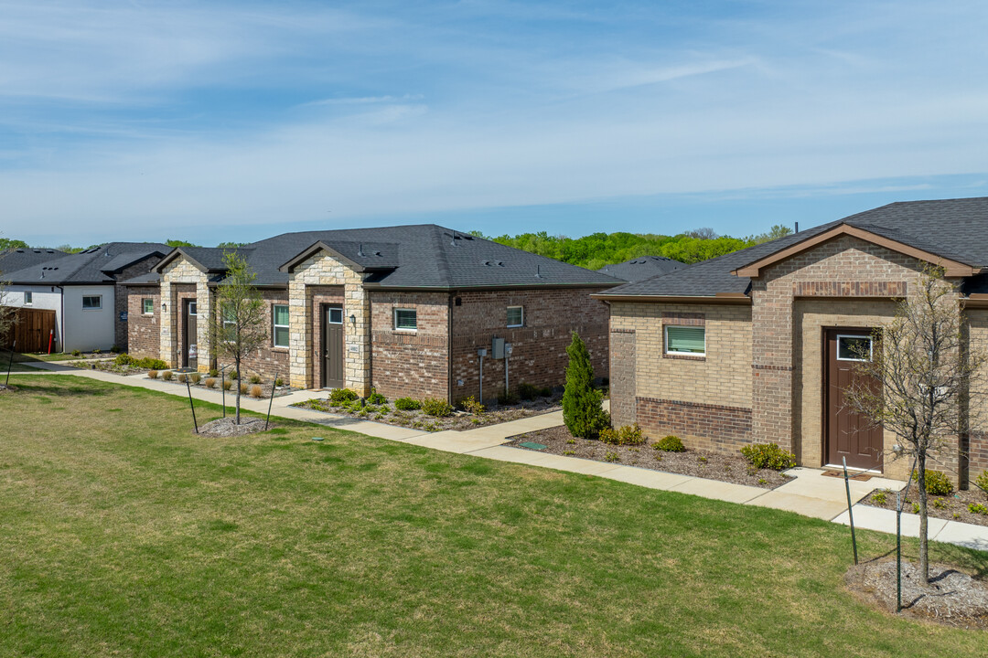 Cadia Grand Prairie in Grand Prairie, TX - Foto de edificio