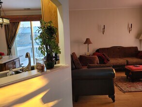 2075 College Green Dr in Elgin, IL - Building Photo - Building Photo